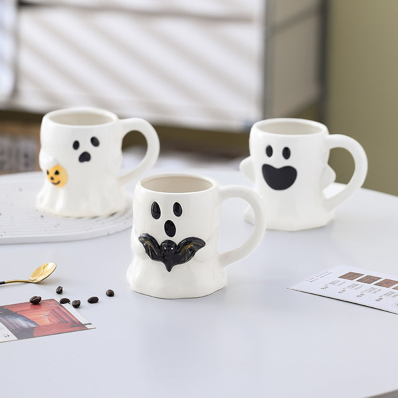 ✨ “Cute Ghost Mug – Halloween Pumpkin & Bat Ceramic Coffee Cup (450ml)”