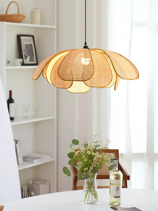 🌸 Handwoven Rattan Petal Pendant Light – Japanese Retro Chandelier for Dining & Living Room Serenity 🌿✨