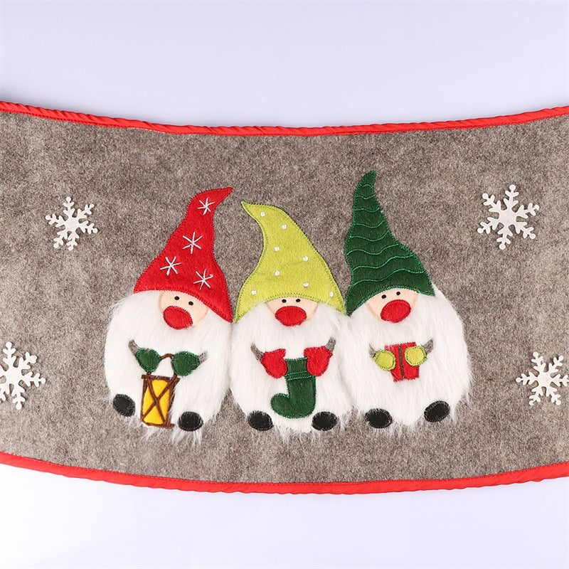 ✨ Gnome Christmas Tree Skirt – Cozy Felt Tree Base Mat with Snowflake & Holiday Gnome Design ❄️ Perfect Festive Décor