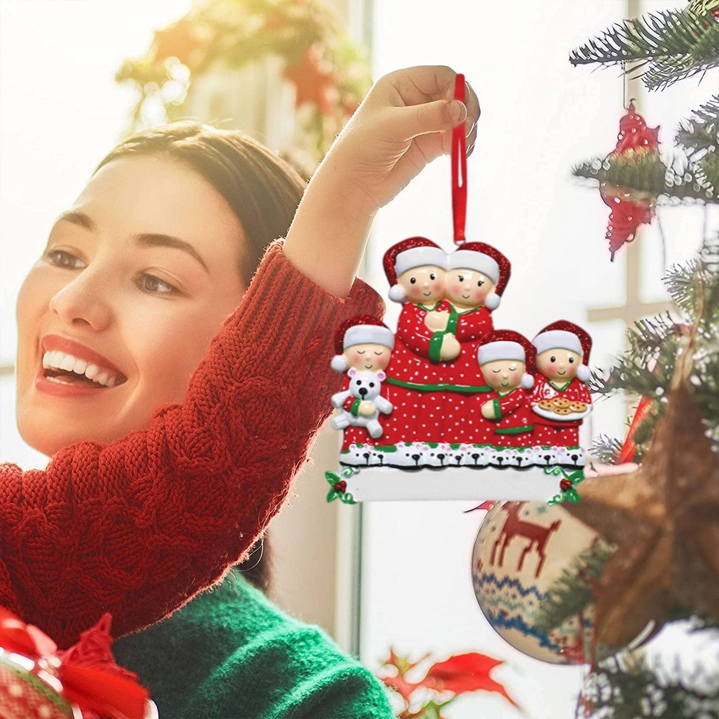 kSnowman Family Christmas Ornament ☃️ – Cute Resin Tree Pendant for Holiday Decoration & Gifts