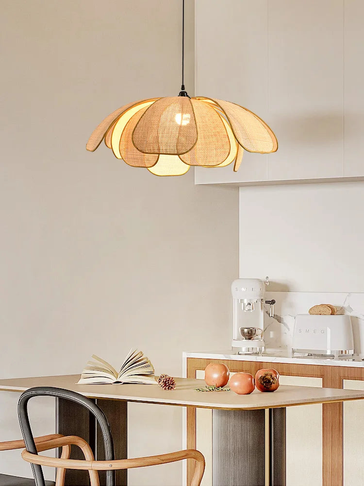 🌸 Handwoven Rattan Petal Pendant Light – Japanese Retro Chandelier for Dining & Living Room Serenity 🌿✨