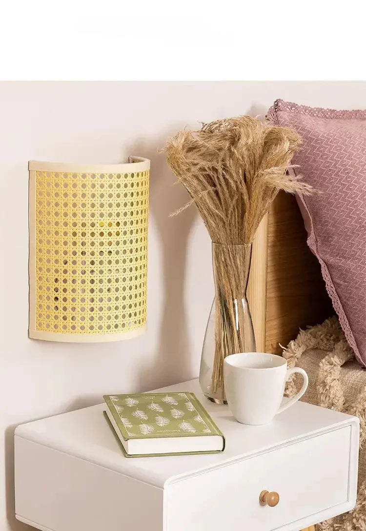 🌾 Handwoven Rattan Wall Sconce – Natural Wicker Lamp for Bedroom, Living Room & Hallway Ambiance 🌙✨