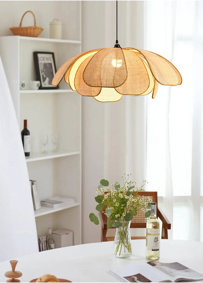 🌸 Handwoven Rattan Petal Pendant Light – Japanese Retro Chandelier for Dining & Living Room Serenity 🌿✨
