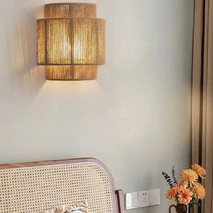 🌾 Retro Rattan Weaving Wall Lamp – Handwoven Hemp Rope Sconce with Soft LED Glow for Bedroom & Living Spaces ✨