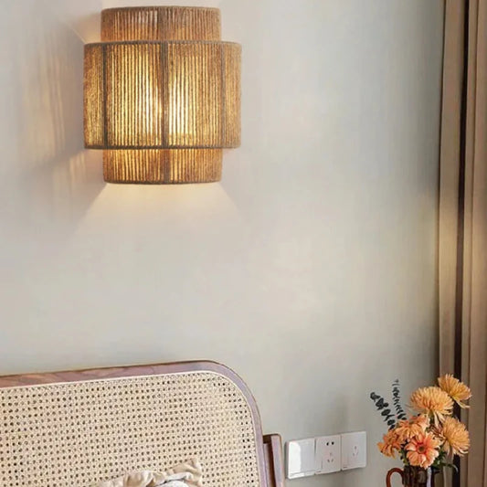 🌾 Retro Rattan Weaving Wall Lamp – Handwoven Hemp Rope Sconce with Soft LED Glow for Bedroom & Living Spaces ✨