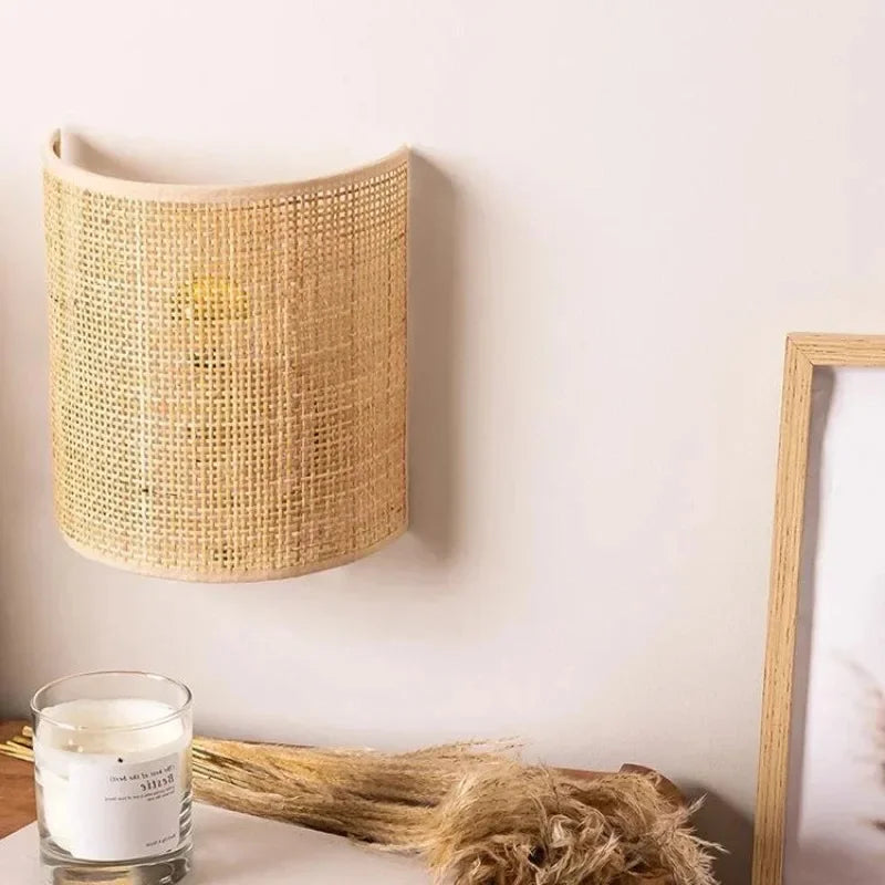 🌾 Handwoven Rattan Wall Sconce – Natural Wicker Lamp for Bedroom, Living Room & Hallway Ambiance 🌙✨