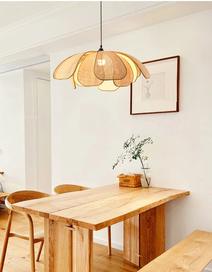🌸 Handwoven Rattan Petal Pendant Light – Japanese Retro Chandelier for Dining & Living Room Serenity 🌿✨