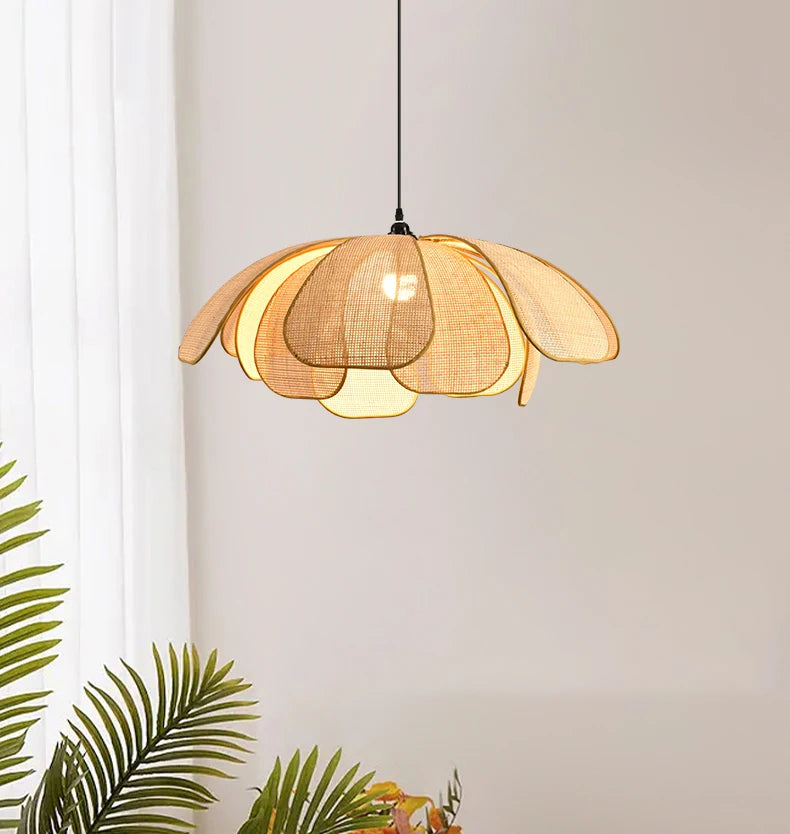 🌸 Handwoven Rattan Petal Pendant Light – Japanese Retro Chandelier for Dining & Living Room Serenity 🌿✨