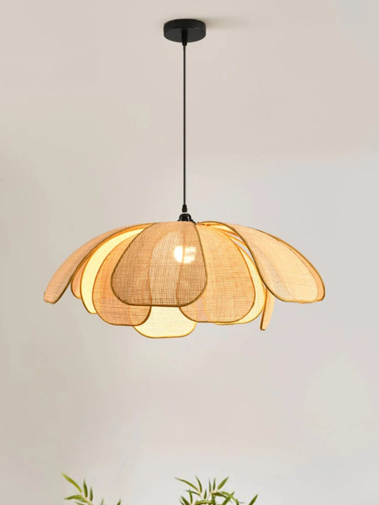 🌸 Handwoven Rattan Petal Pendant Light – Japanese Retro Chandelier for Dining & Living Room Serenity 🌿✨