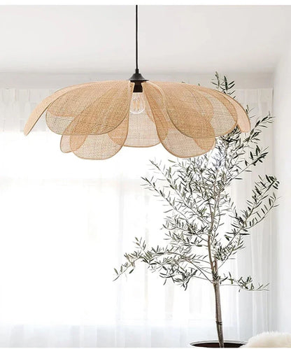 🌸 Japanese Petal Rattan Pendant Lamp – Handwoven Flower Ceiling Light for Dining, Living & Bedroom Spaces 🌿✨